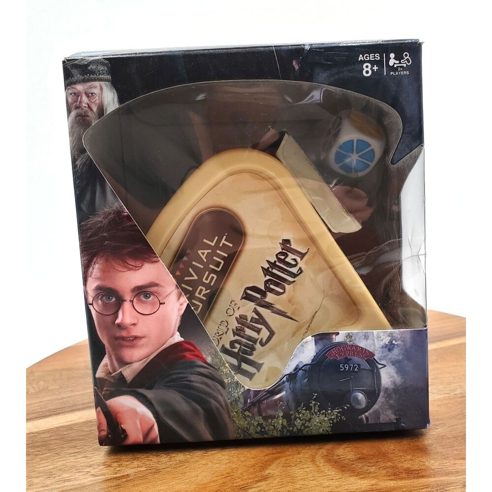 Hasbro Trivial Pursuit World of Harry Potter, Travel Game Compact 600 Questions